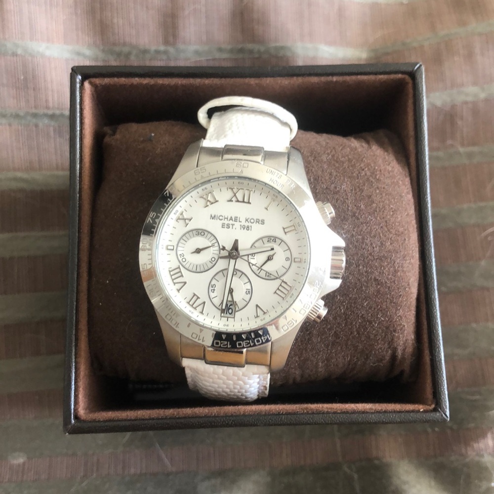 Women’s Michael Kors watch white leather